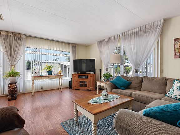5th image of 192 Lantana Way #192
