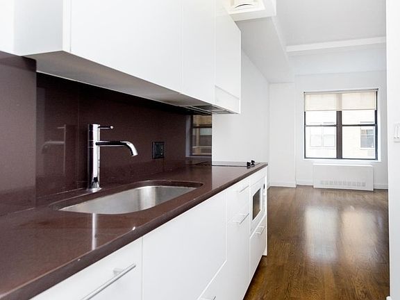 3rd image of 212 W 91st St APT 712