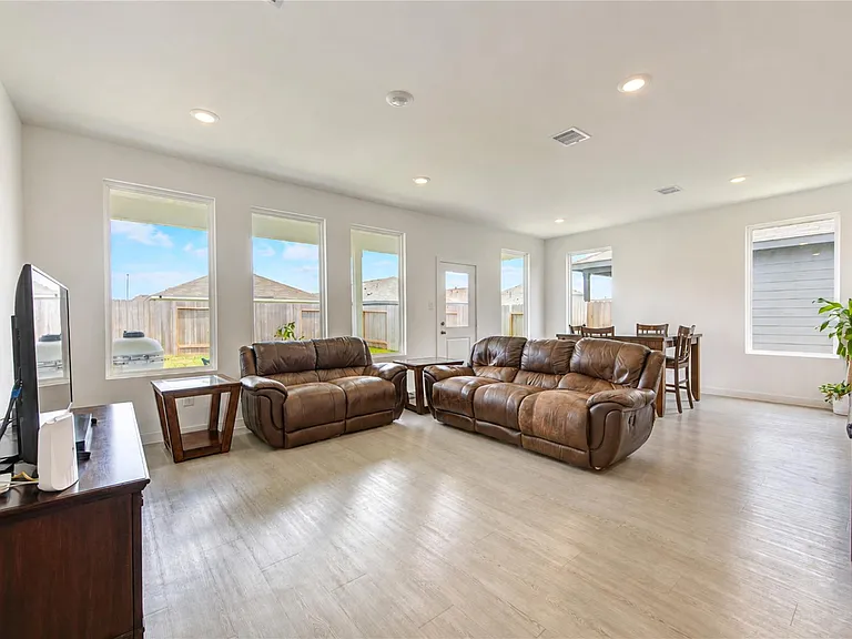 21614 Springhill Grove Ln — Photo 36