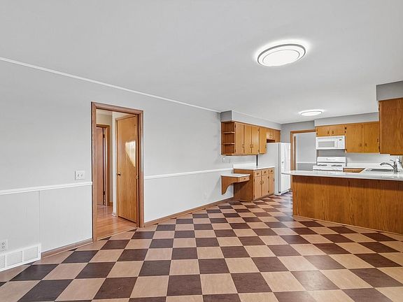 3rd image of 126 Ellickson Street