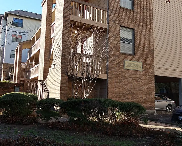 2210 Pearl St #303 — Photo 1