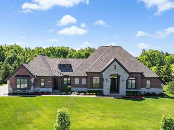 5876 Herrington Ct, Washington, MI 48094