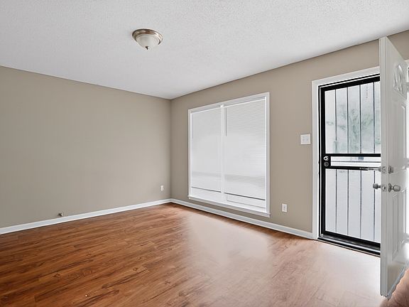 5th image of 4281 Lawnview St