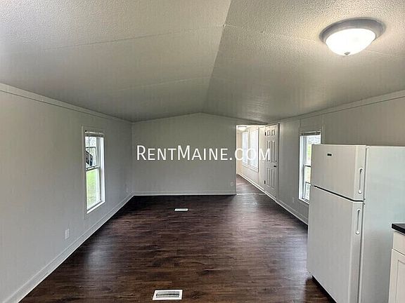3rd image of 54 Pond Rd
