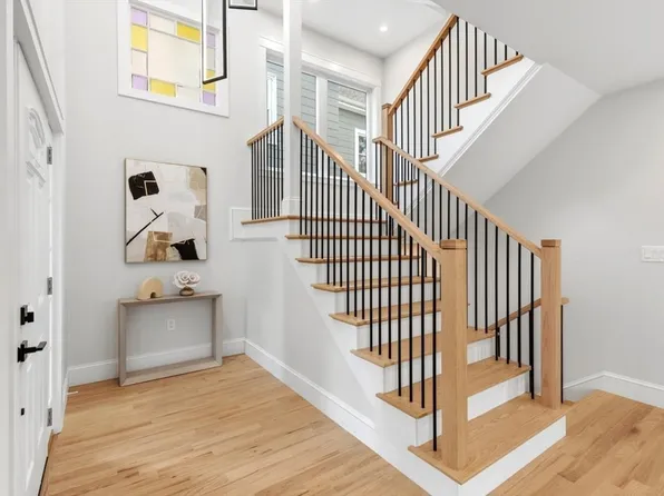 27 Lewis Ave, Arlington, MA 02474