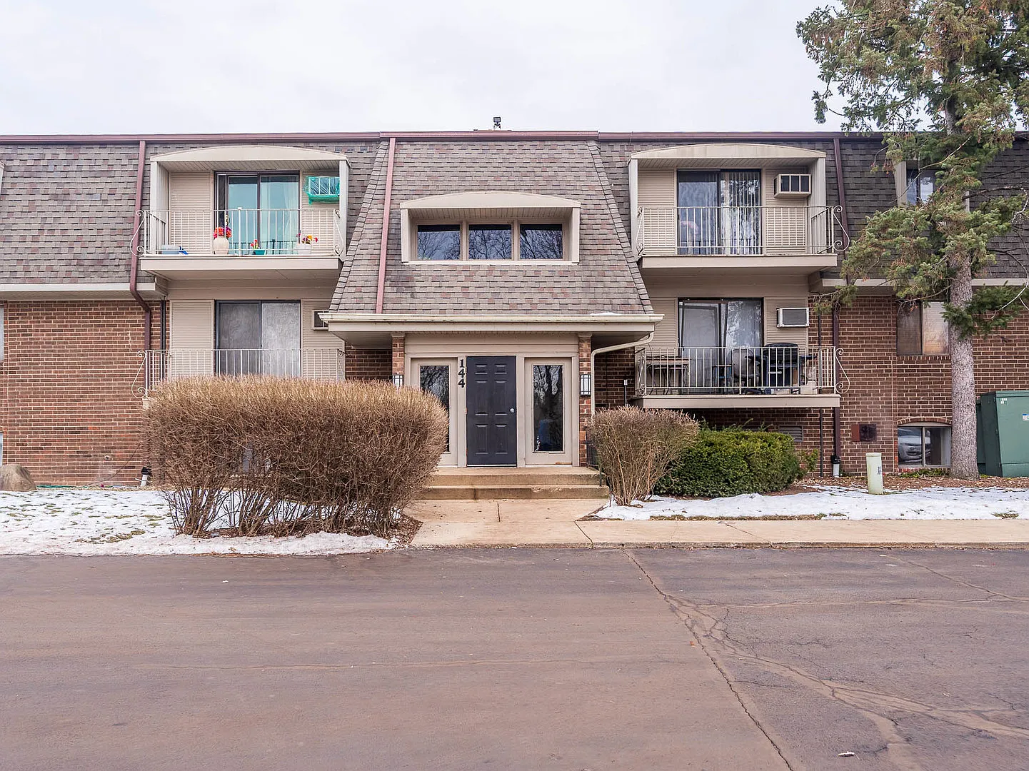 144 E Bailey Rd APT D photo 1