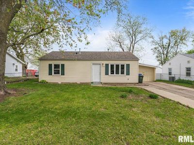 2008 W 75th Pl, Davenport, IA, 52806
