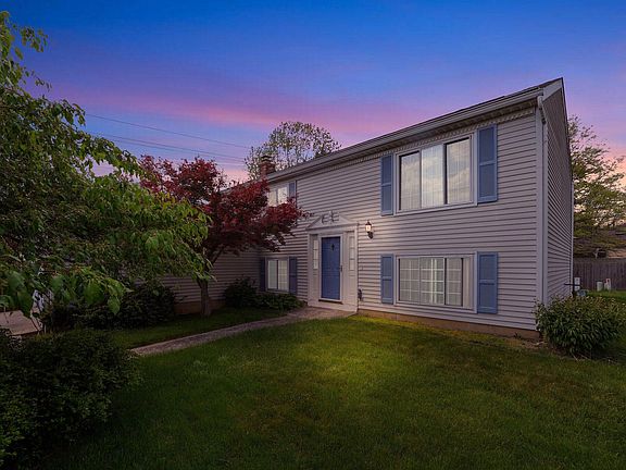 3rd image of 7238 Daugherty Dr
