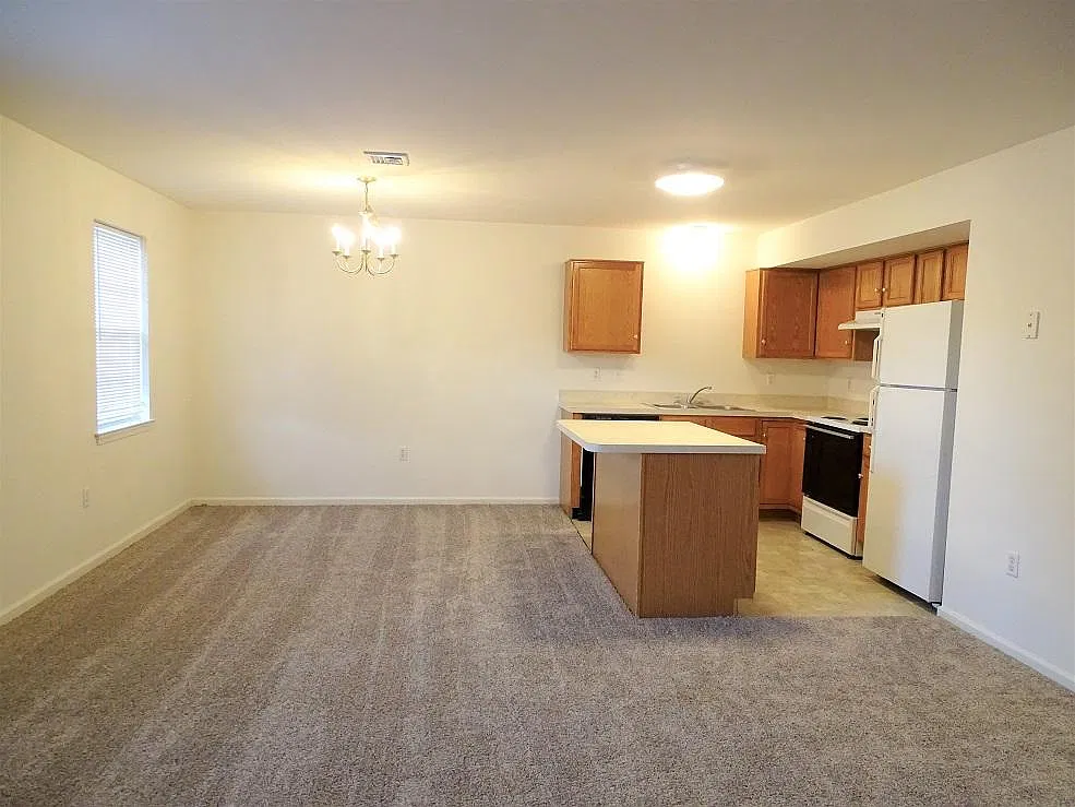 2 bed, 808 sqft, $1,495 — Photo 3