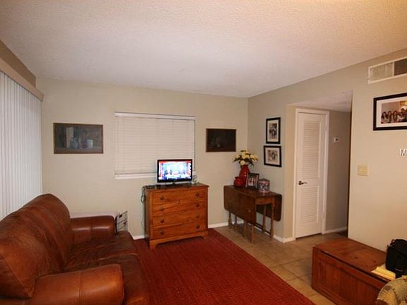3rd image of 909 Park Lake Cir #820