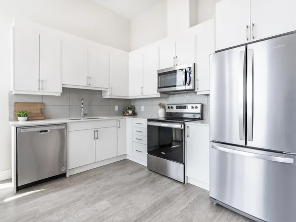 1600 Hyde Park Village Apartments