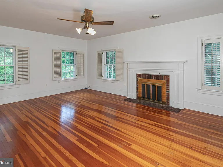 254 Jefferson Rd — Photo 24