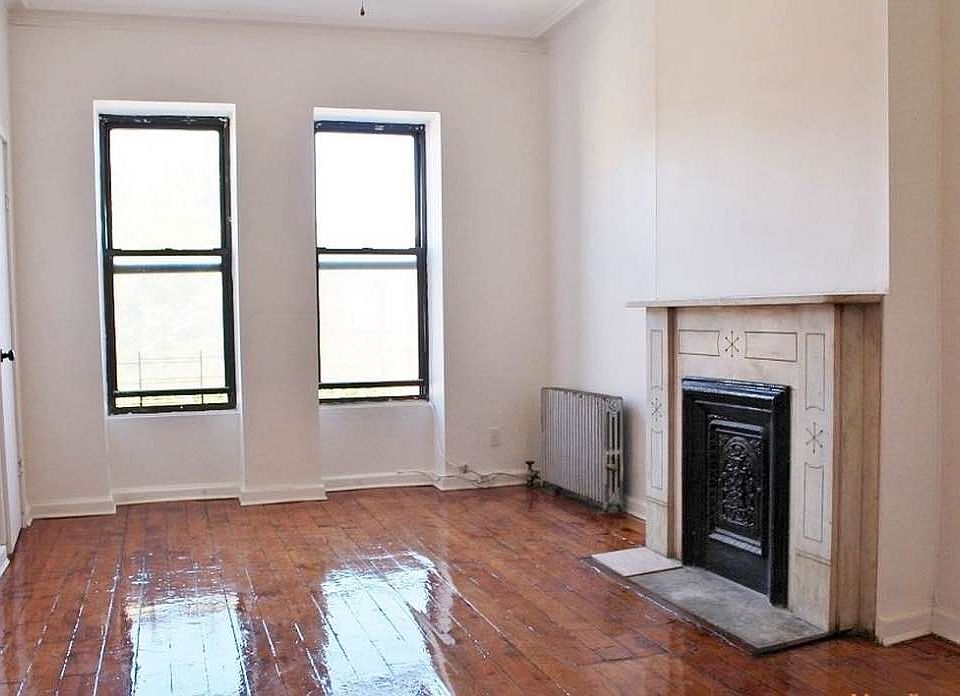 1st image of 410 Putnam Ave #3