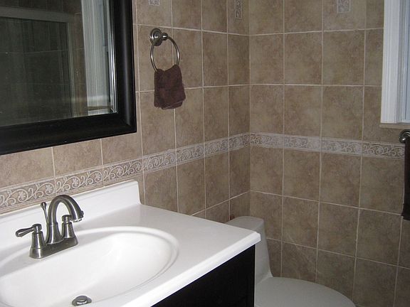3rd image of 111 Leonard Blvd