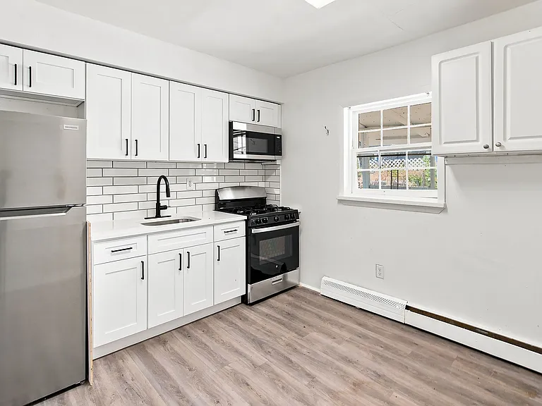 320 Hewitt St #1 — Photo 5