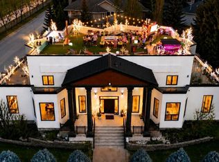 1507 N 96th Ave SW, Calgary, AB T2V5G4