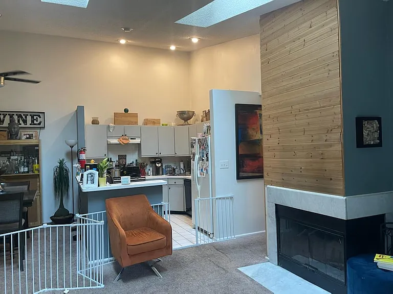 Clay St — Photo 10