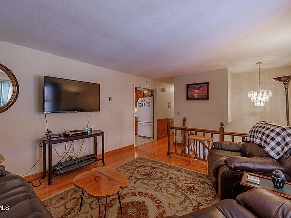 4th image of 104 Chappell Rd