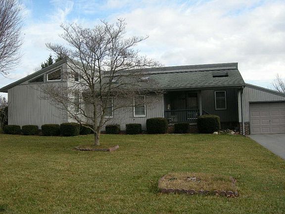 2nd image of 1240 Crestview Dr