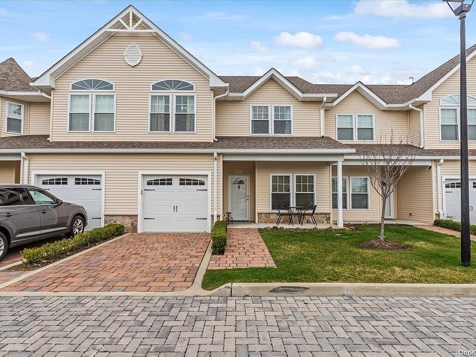 1st image of 402 Canoe Place #402