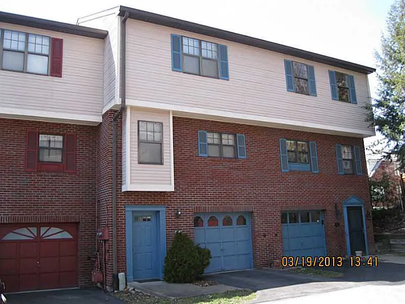 102 Longfellow Ct photo 1