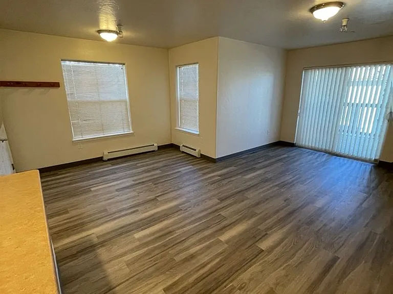 52 Commons Cir — Photo 6