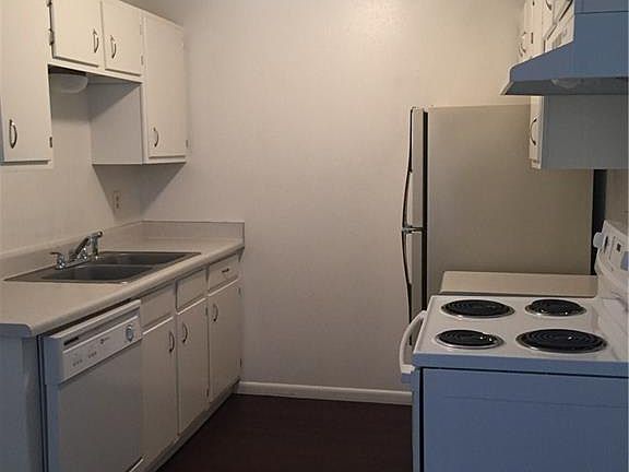 5th image of 213 Harvard Ct