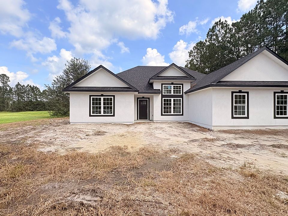 1st image of 225 Lakes Dr