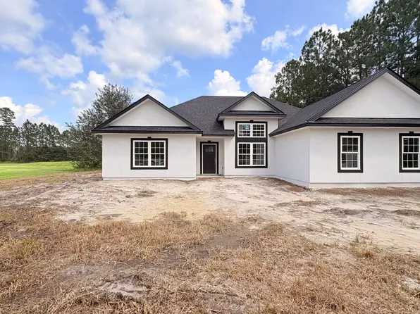 225 Lakes Dr, Brunswick, GA 31523