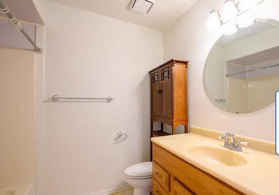 2 bed, 1.5 bath, 1221 sqft, $1,800 — Photo 3