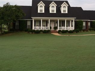 581 Chesson Hill Dr, Fitzpatrick, AL 36029