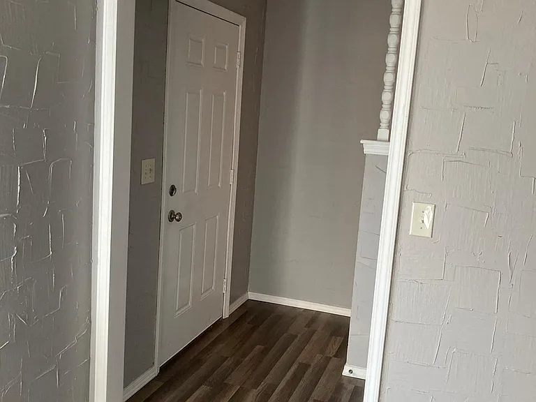 1427 Northglen St — Photo 20