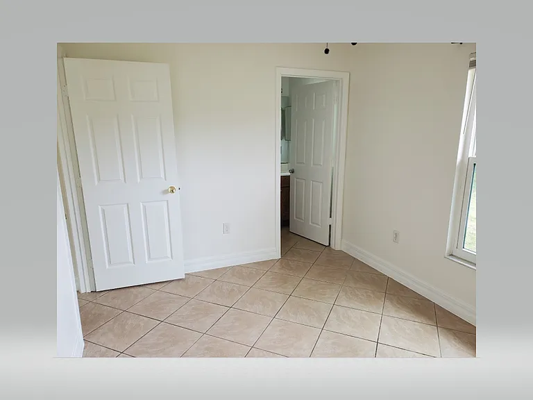 719 23rd St E — Photo 7