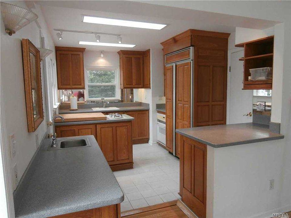 1st image of 71 Mineola Ave