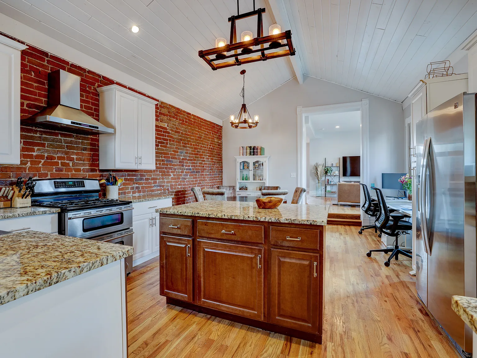 727 Kalamath St — Photo 3