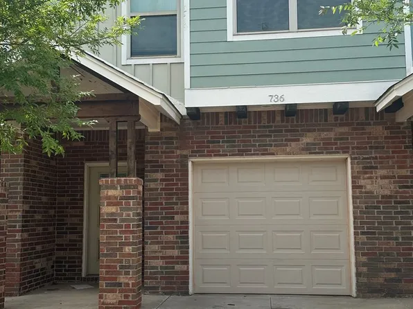 736 SW 14th St, Moore, OK 73160