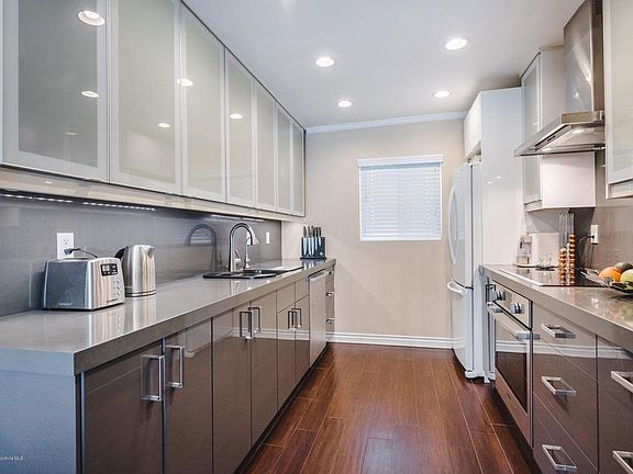 2nd image of 1228 N La Cienega Blvd APT 204