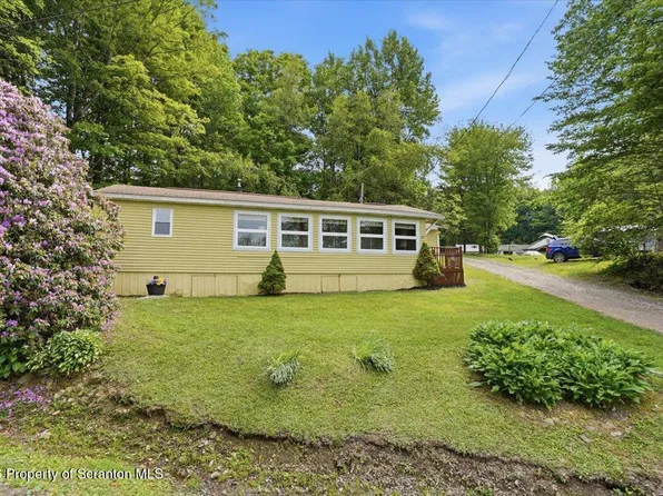 15 13th St, Union Dale, PA 18470