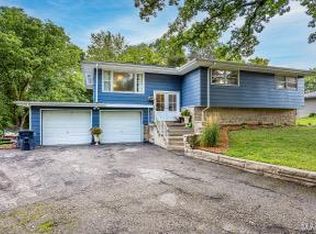 47 Smoke Tree Rd, Hillsboro, IL 62049