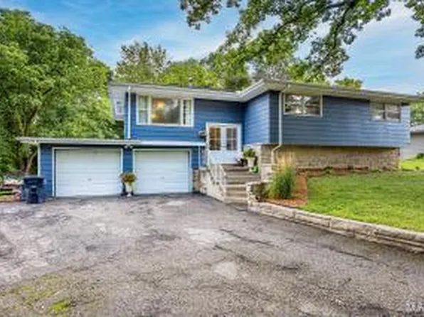 47 Smoke Tree Rd, Hillsboro, IL 62049