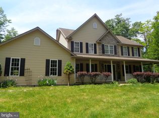 947 Middle Rd, Lewistown, PA 17044