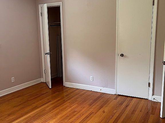5th image of 207 W Daytona Dr
