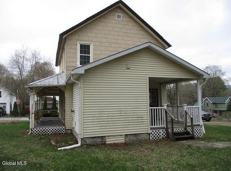 4th image of 10 Woodard Avenue