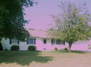 608 E Wawonaissa Dr, Syracuse, IN 46567