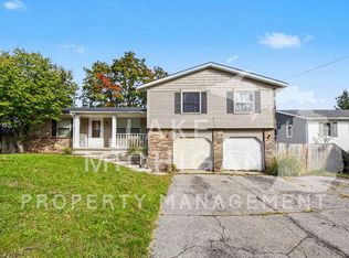 5838 Christie Ave SE, Kentwood, MI 49508