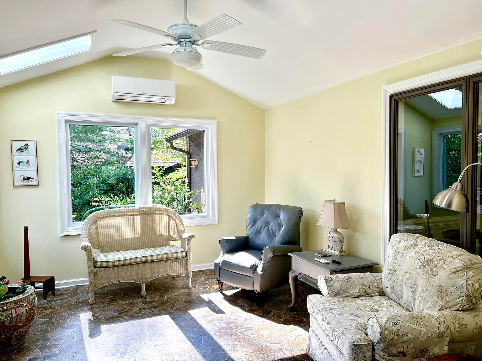 2 bed, 2.0 bath, 1763 sqft, $2,360 — Photo 3