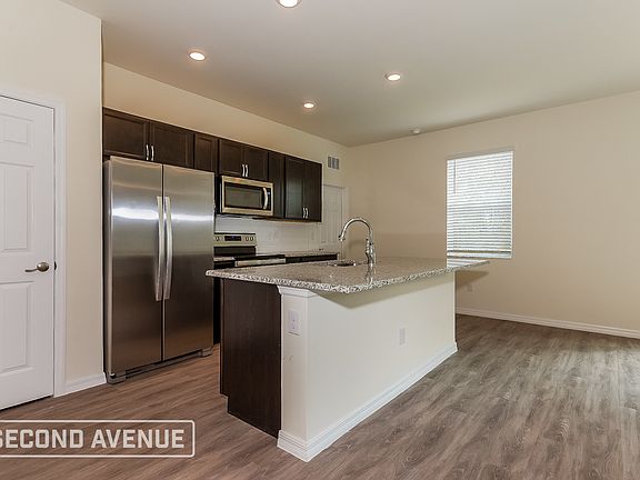 4th image of 4546 Crowell Ln