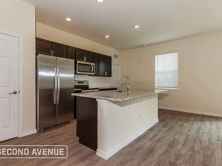 4546 Crowell Ln — Photo 4