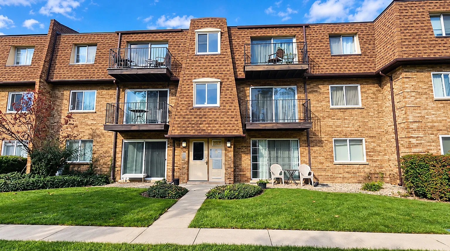 2 bed, 1000 sqft, $1,900 — Photo 1