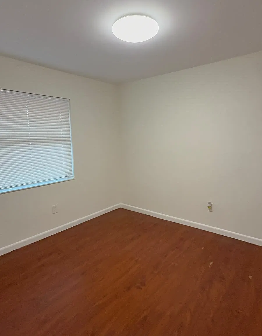 2 bed, 990 sqft, $2,000 — Photo 2